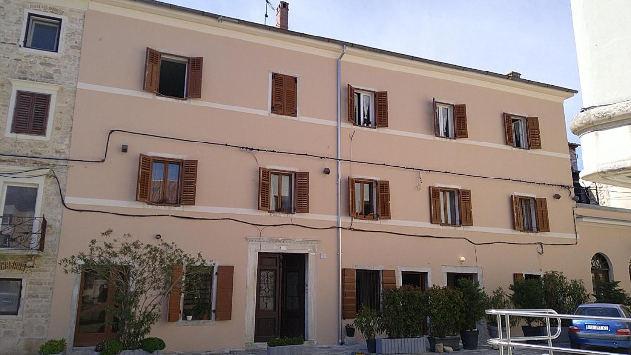Apartments Rauch Pula Exteriér fotografie